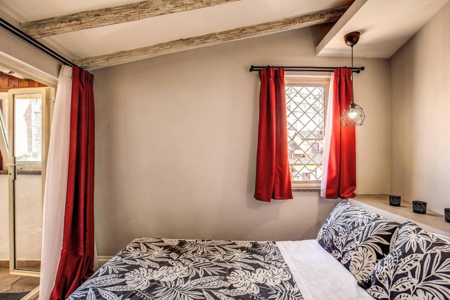 Ferienwohnung Attic With Terrace By Trevi Fountain Rom Exterior foto