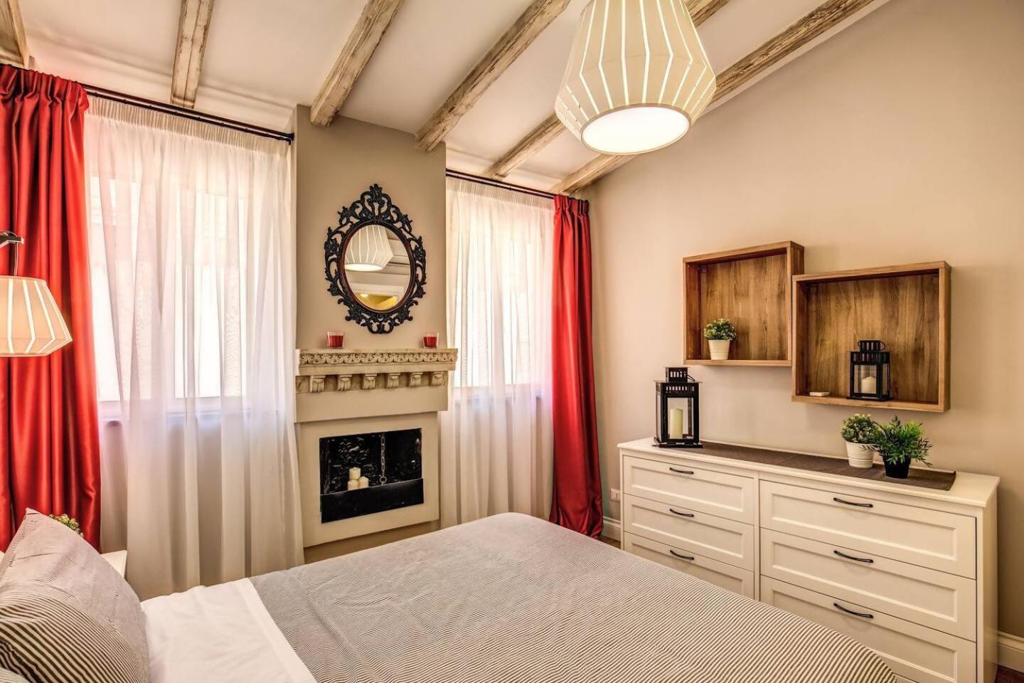 Ferienwohnung Attic With Terrace By Trevi Fountain Rom Exterior foto