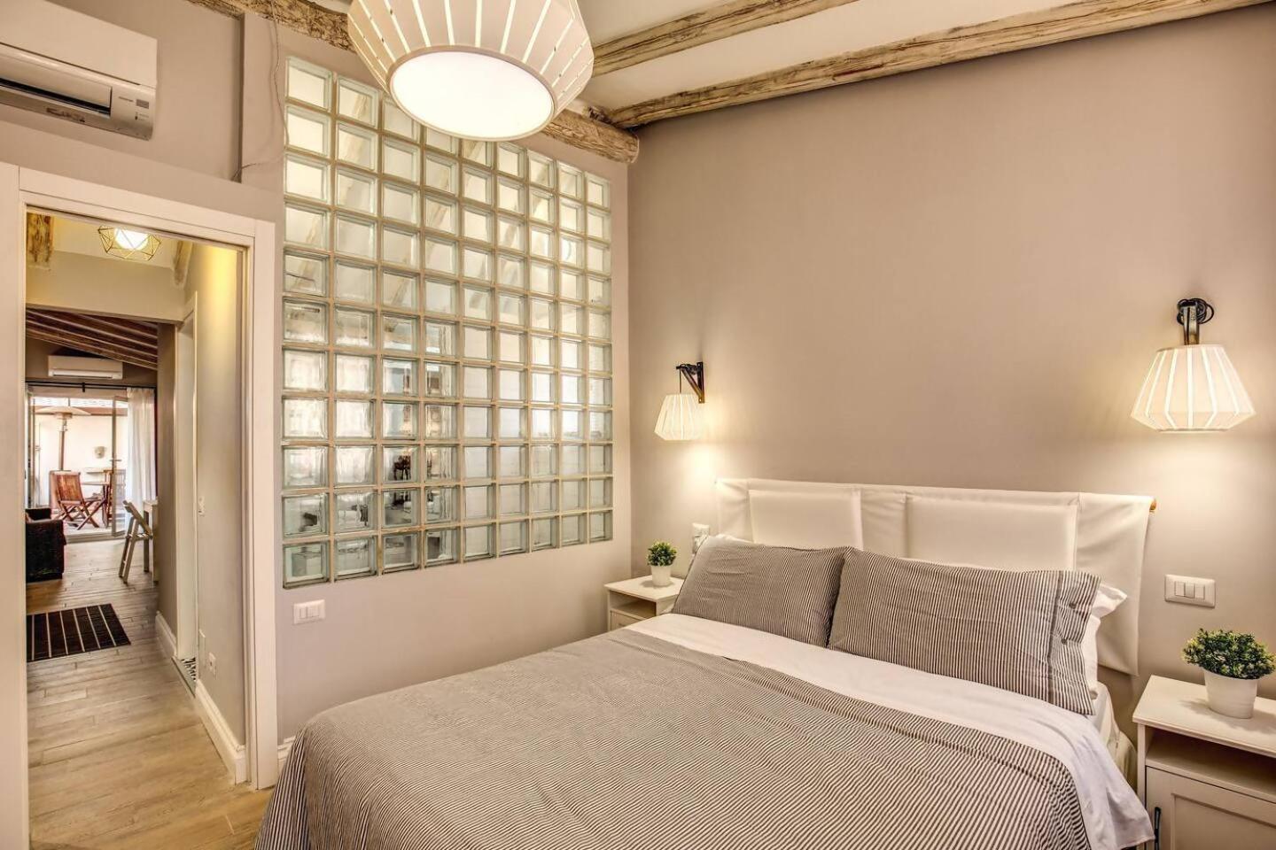 Ferienwohnung Attic With Terrace By Trevi Fountain Rom Exterior foto